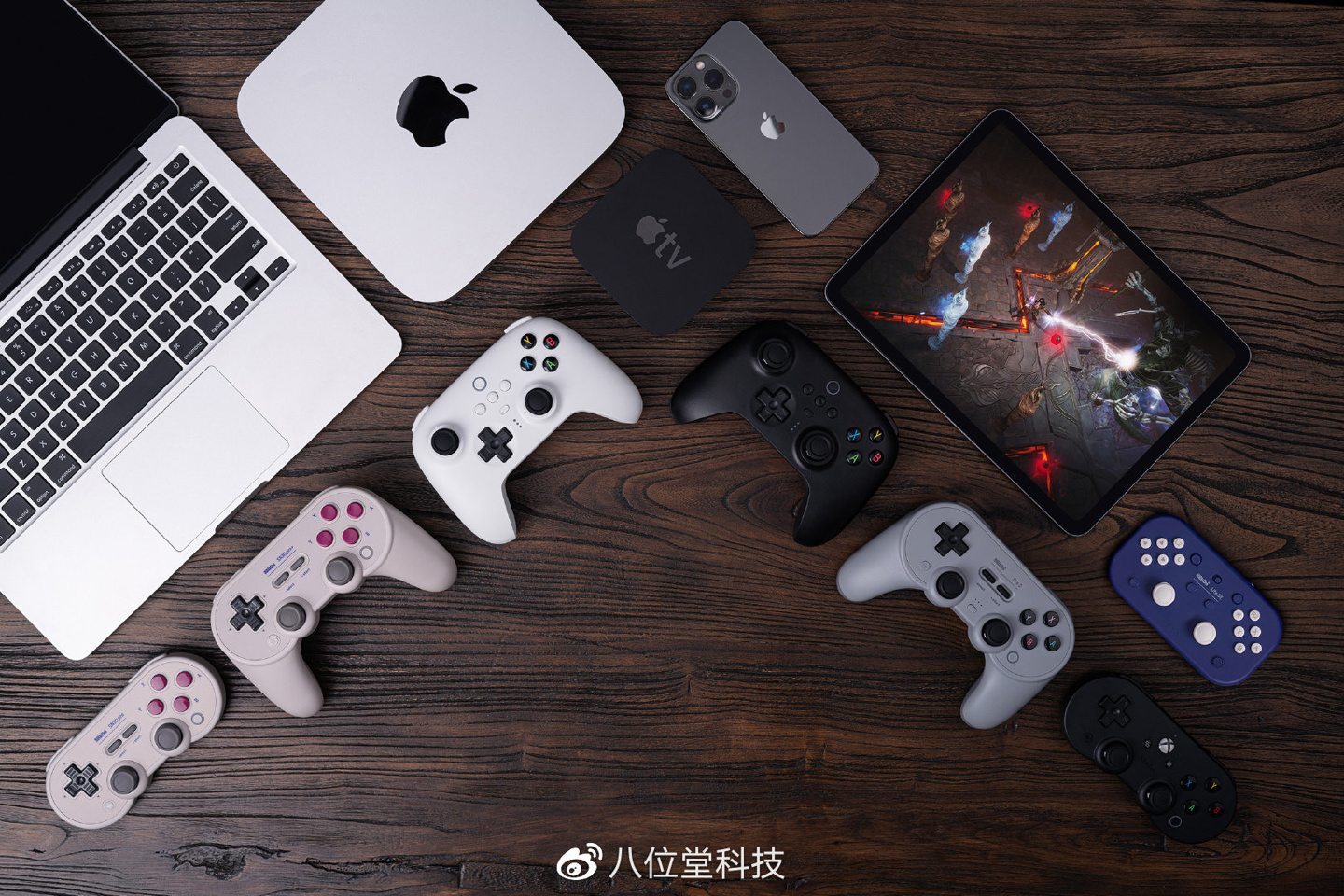 八位堂宣布 SN30 Pro 等 6 款手柄兼容苹果设备