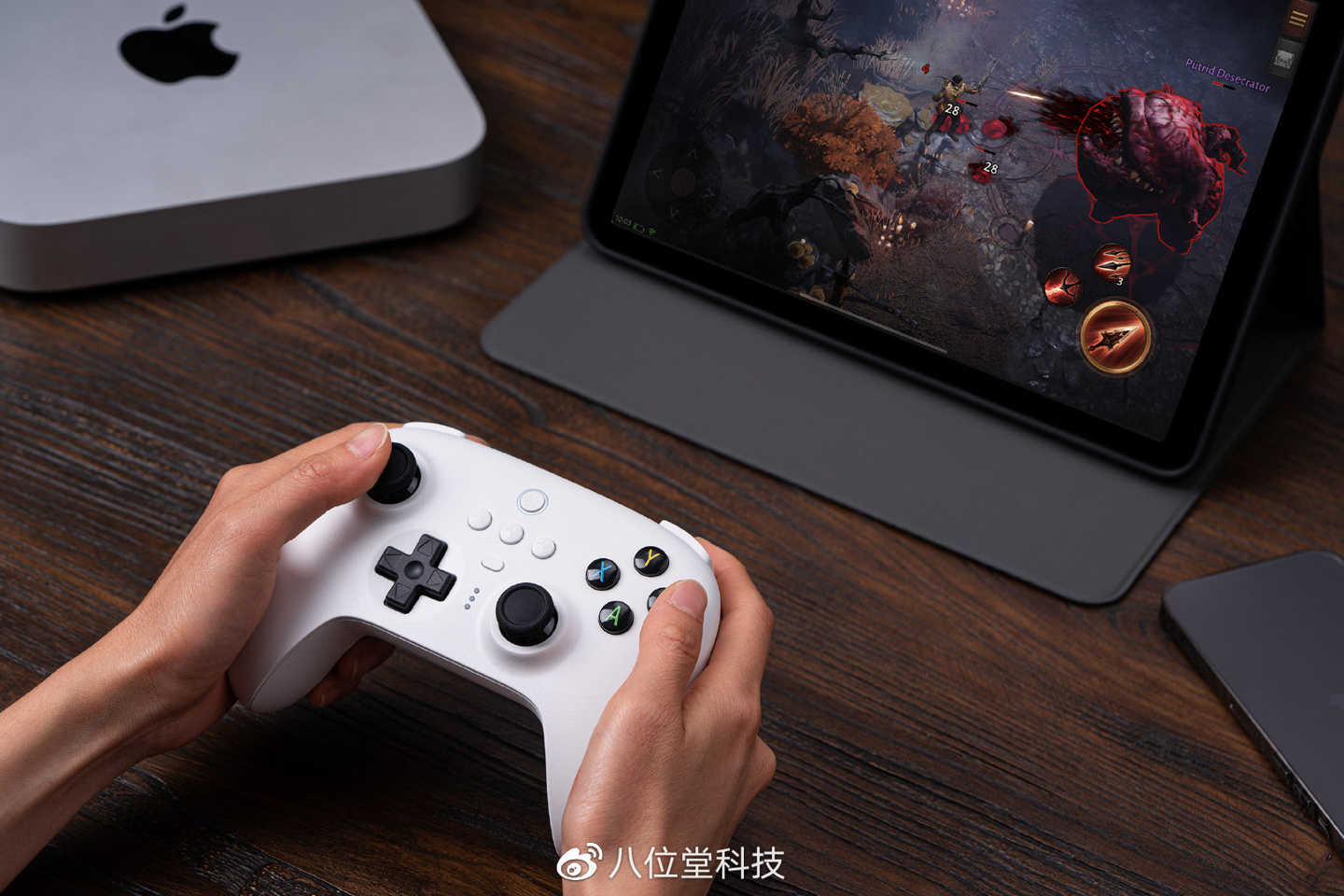 八位堂宣布 SN30 Pro 等 6 款手柄兼容苹果设备