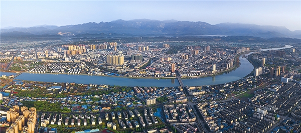 山水相依江油城