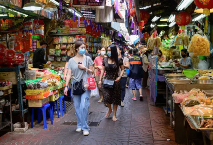 游客走在曼谷的唐人街。（图源：社交媒体）