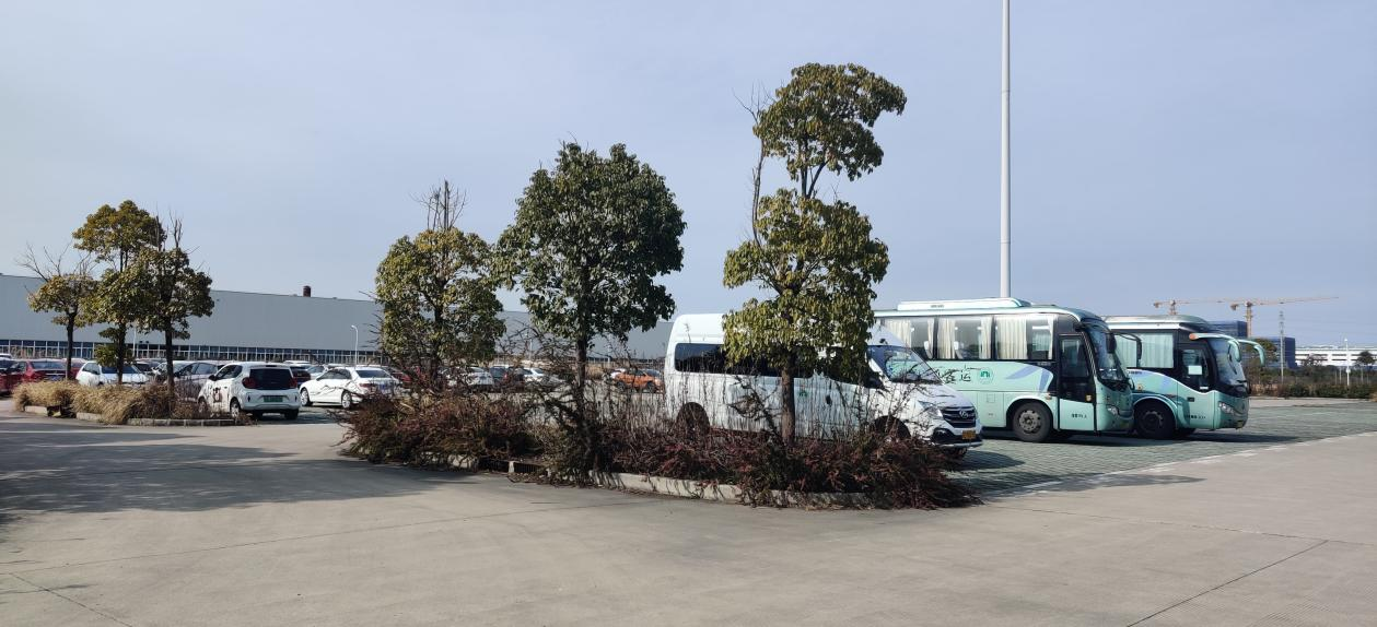 观致汽车有限公司厂区内外,时代周报记者摄