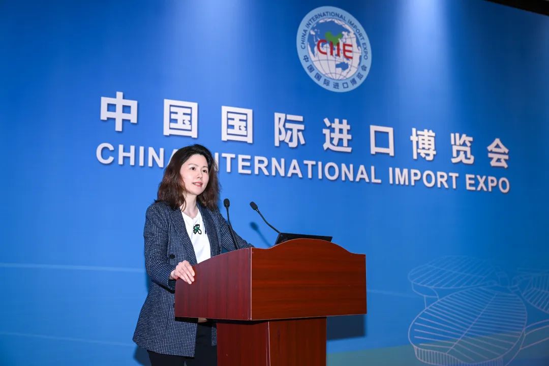 资生堂中国企业传播负责人、首席风险官于李莉发言