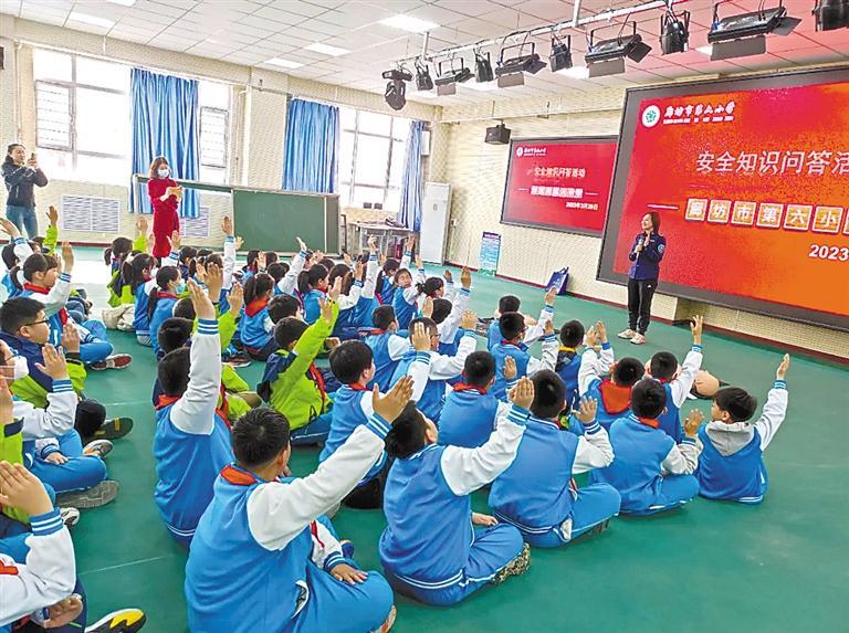 急救知识进校园活动报道 646a-11eb6a1369834ce097f28d601ebd5afa.jpg