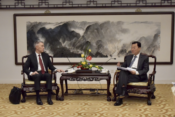 外交部副部长谢锋会见澳大利亚必和必拓公司首席执行官韩慕睿