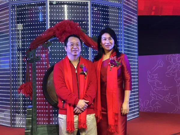 360官宣：周鸿祎离婚！前妻分得市值90亿股票！20多年前，他们从网恋开始，他是小工程师，她是“方正之花”