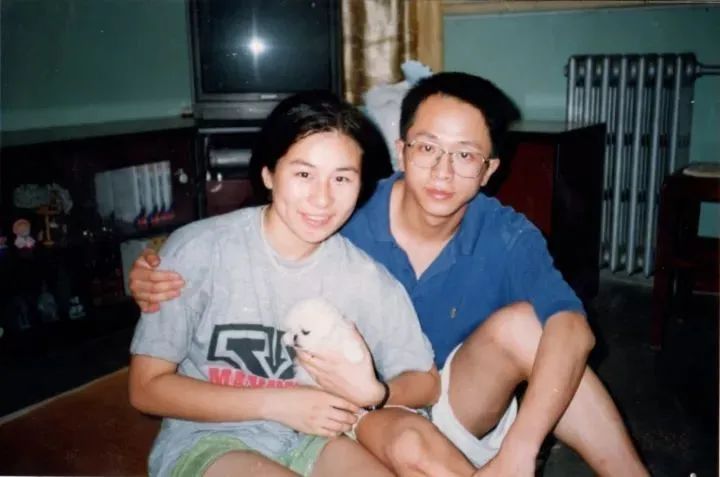 360官宣：周鸿祎离婚！前妻分得市值90亿股票！20多年前，他们从网恋开始，他是小工程师，她是“方正之花”