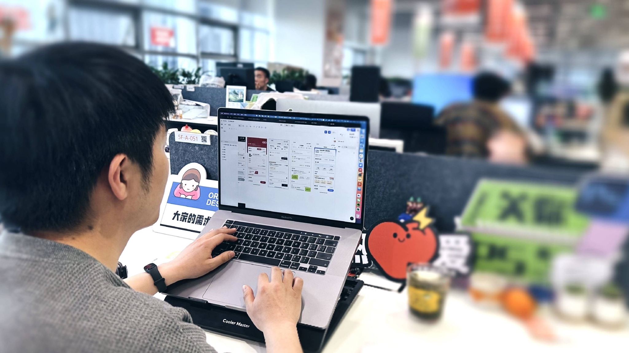 (图:小桔能源设计师使用MasterGo)