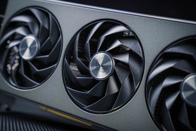 蓝宝石RX 7900 XTX 超白金评测 真旗舰重生