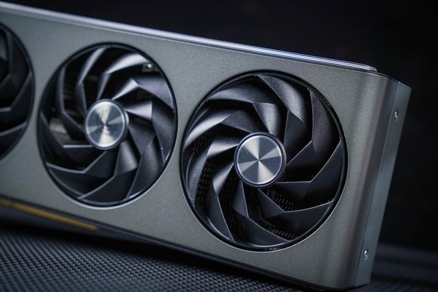 蓝宝石RX 7900 XTX 超白金评测 真旗舰重生