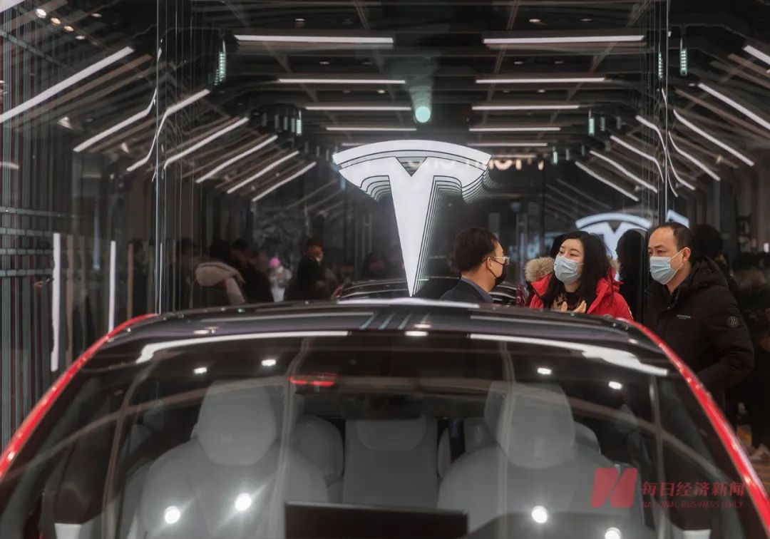 车企大量砍单，芯片经销商忧心忡忡！车企的价格战，正由芯片厂买单？