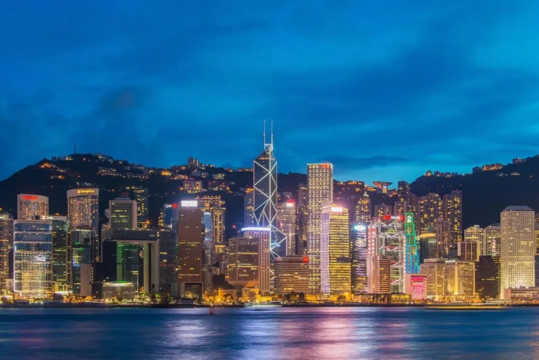 抵押资产缺乏，债券融资管道里的香港资本市场力量