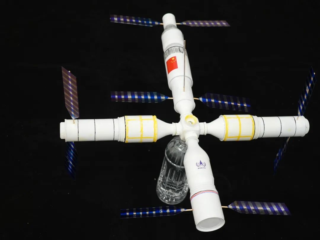 王印和团队研究的中国空间站模型