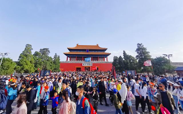 又见人从众，今年五一我在故宫复工了｜新京报评论