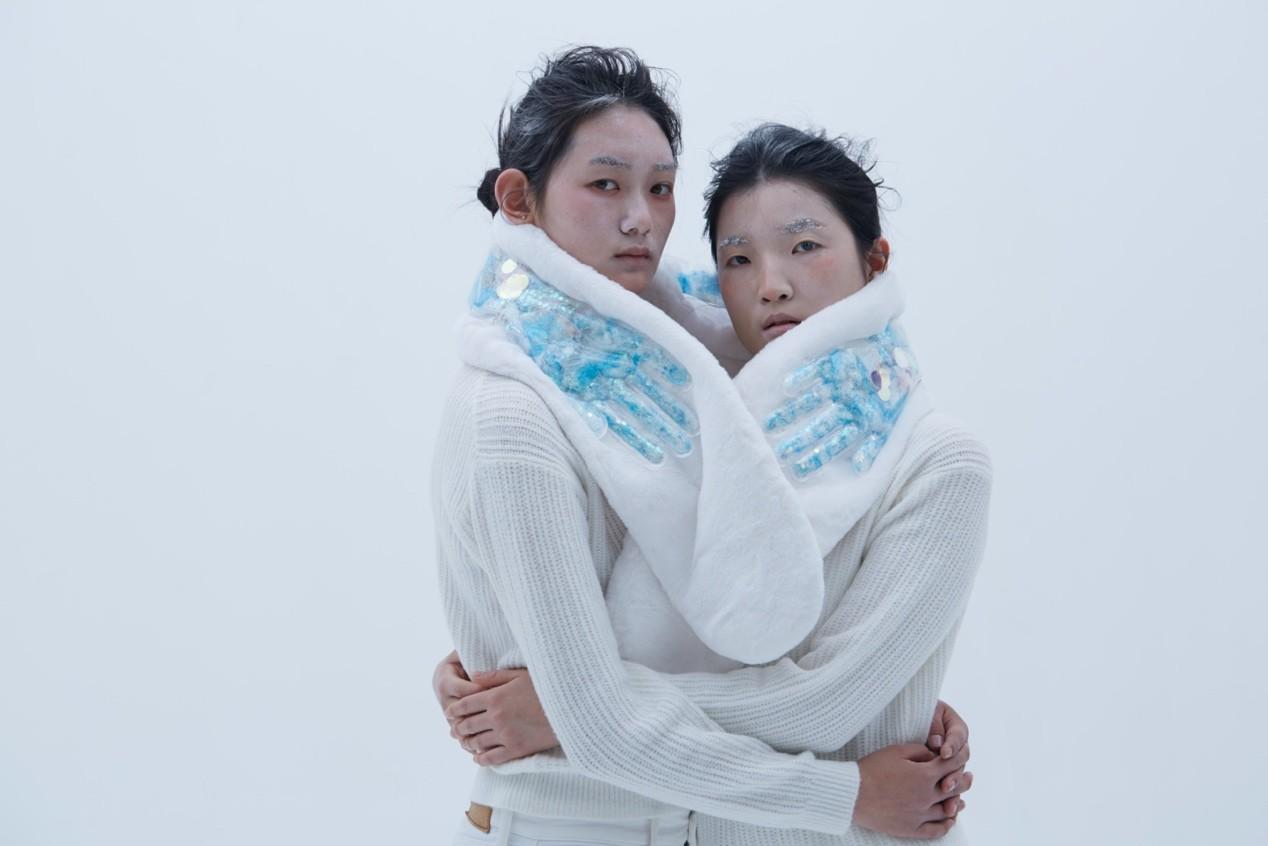 ▲ 设计师张天璐获奖作品《Hug拥抱》