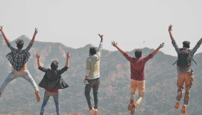 00后的神仙工作：上山、去非洲、当保安