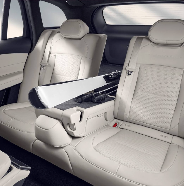 蔚来 ES6 车型预热：采用双电机四驱系统，零百加速 4.5 秒