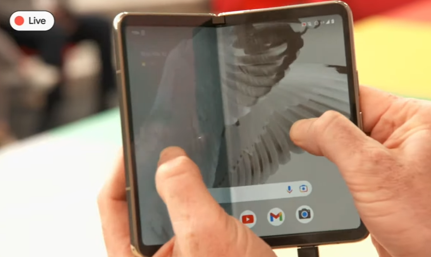 谷歌首款“亲儿子”折叠屏手机 Pixel Fold 正式发布：Tensor G2、7.6 英寸内屏，1799 美元起