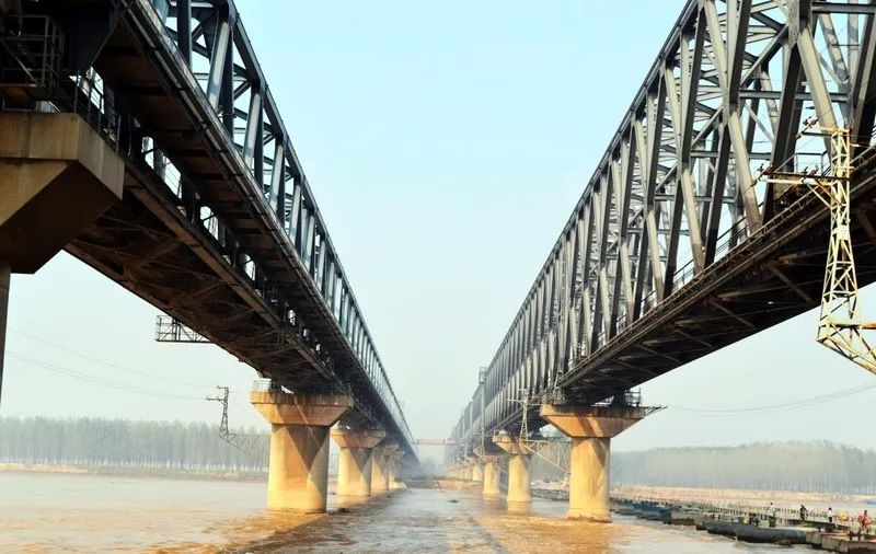 保障煤炭运输 长东黄河大桥开展集中大规模修理