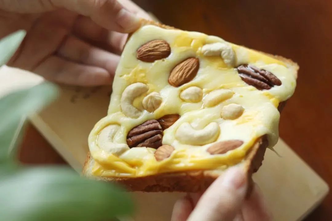 坚果推荐长期吃 e71a-6ea6542158ebfec7c2b37d4fe10dfa10.jpg