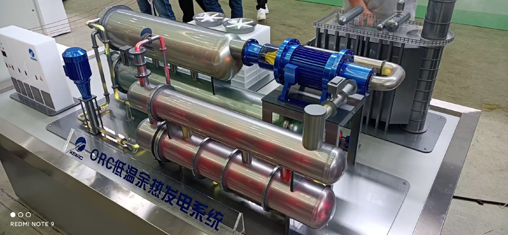 湘电股份的低温余热发电系统模型(摄影:肖伟)