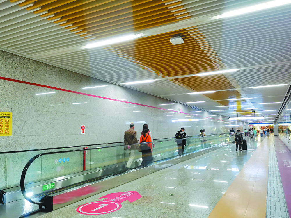 这不是机场,是轨道站