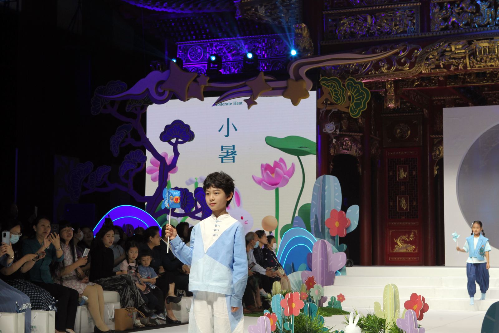 “夏·非遗华夏秀”时装秀在京上演