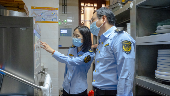 湖州长兴:杜绝“舌尖上的浪费” 开展“随机查餐厅”行动