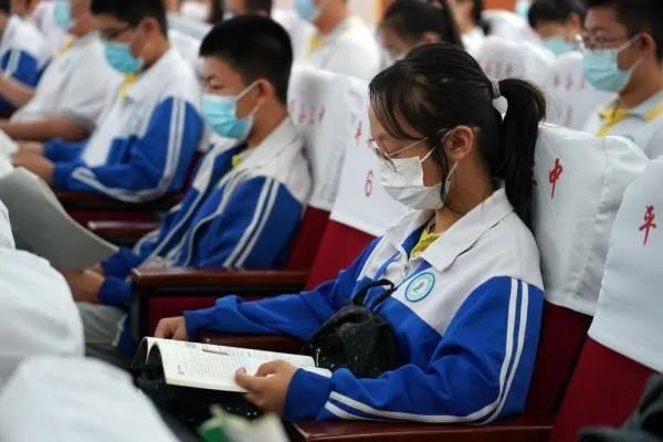 图片来源:新华社