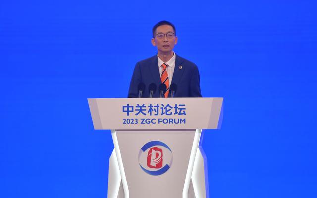 5月26日,中国科学院院士、西湖大学校长施一公在中关村论坛上演讲。新京报记者 李木易 摄