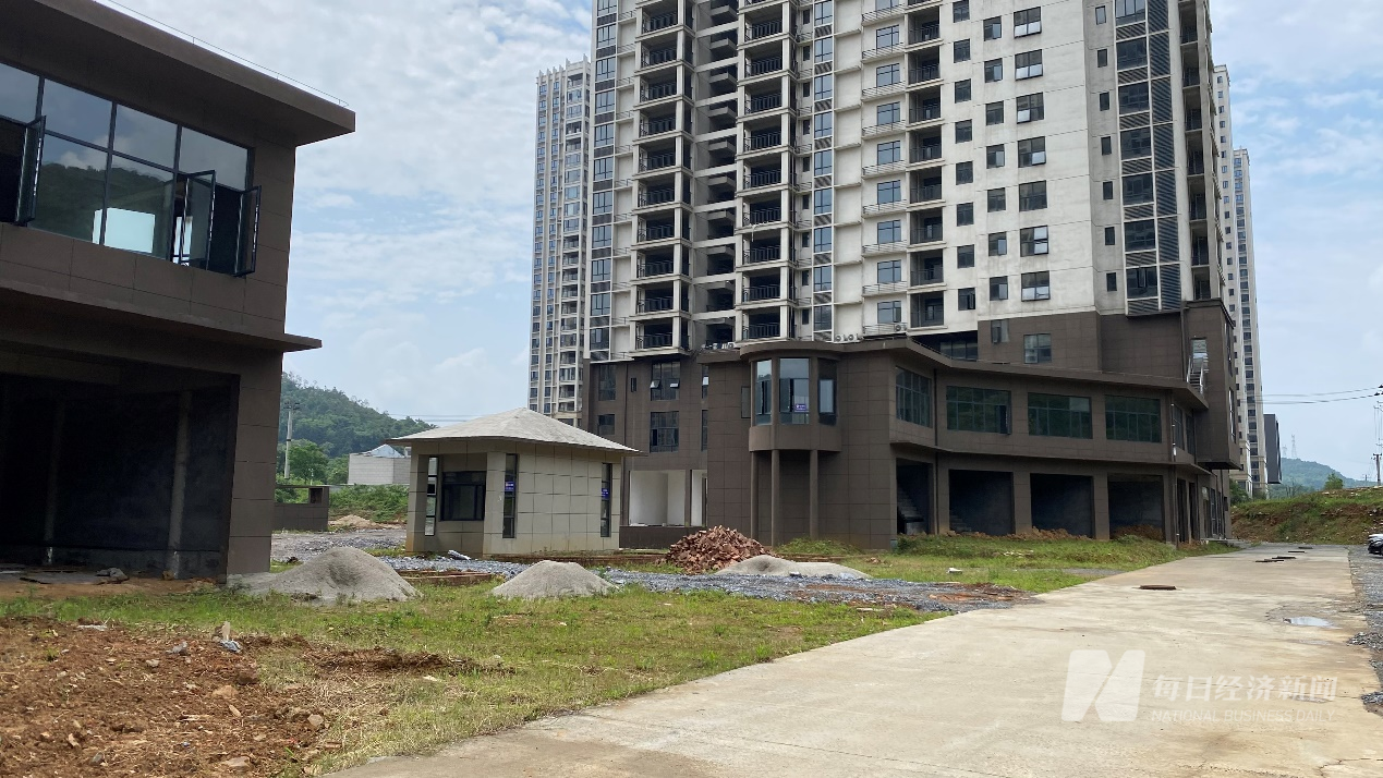 融汇雅苑小区大门一侧实景