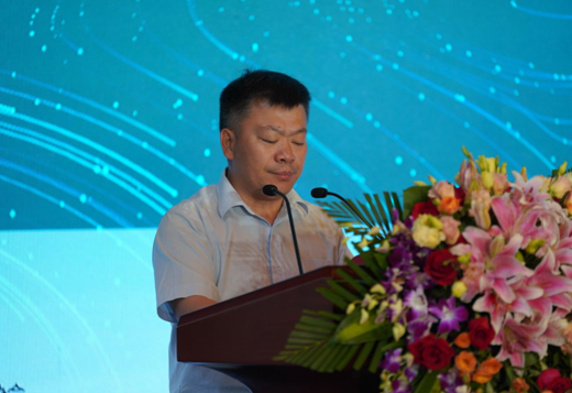 ▲德华兔宝宝装饰新材股份有限公司副总经理、研究院院长詹先旭致欢迎辞