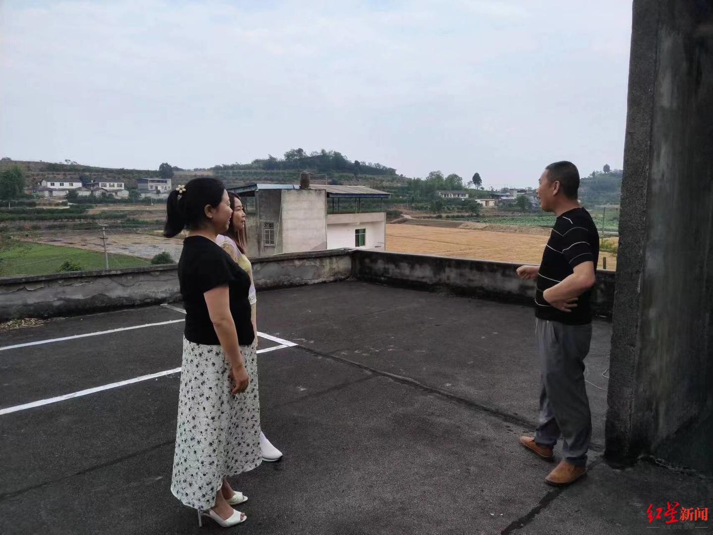 特稿丨“左手码砖，右手码字”20余年！一个农民工诗人的另类诗意人生……