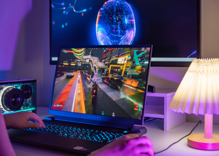 Alienware m18评测：纯粹的性能猛兽，真正的“庞然大物”