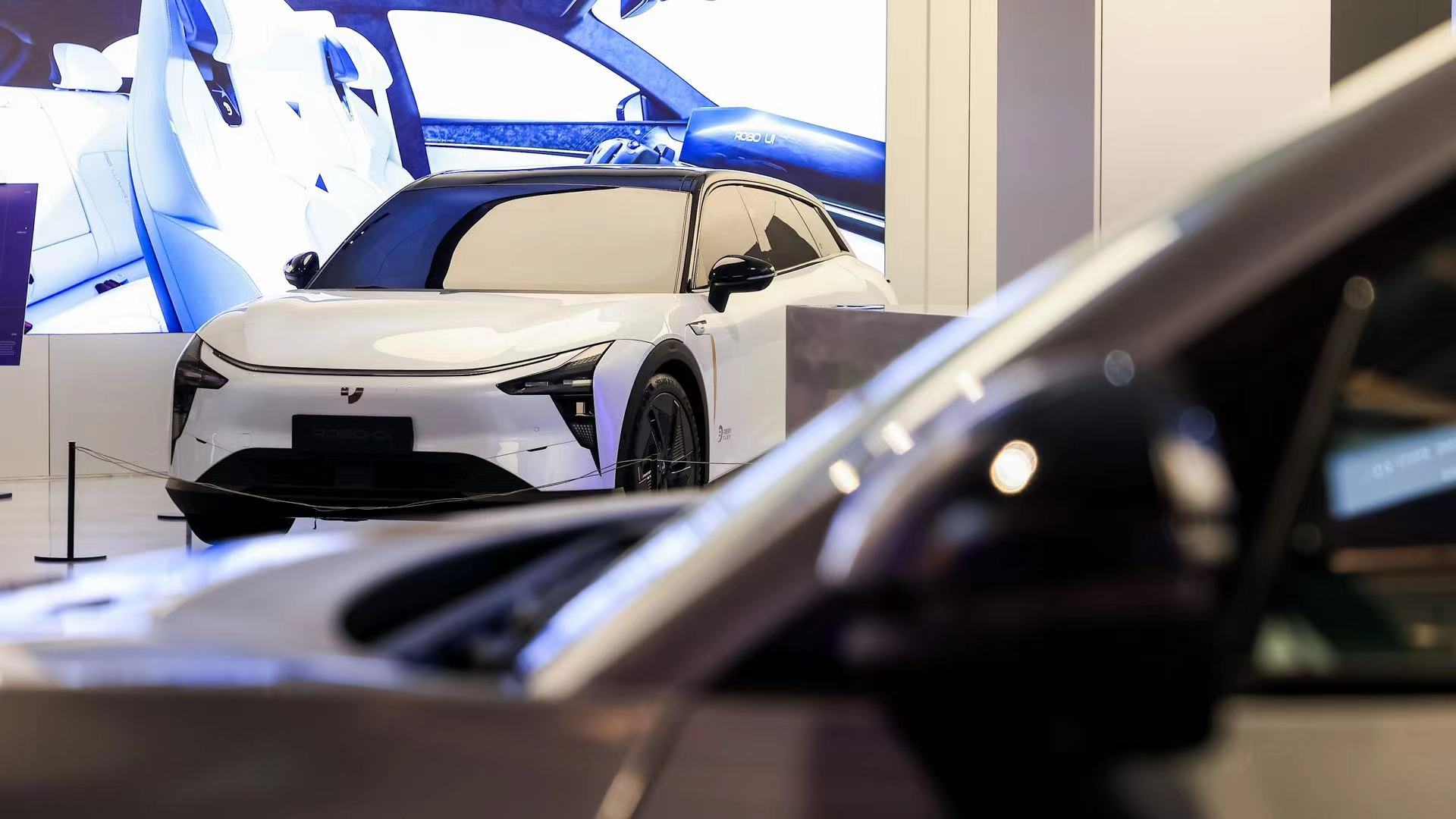 百度造车再生波折！新车交付前核心高管突然离职，造车资质备受关注