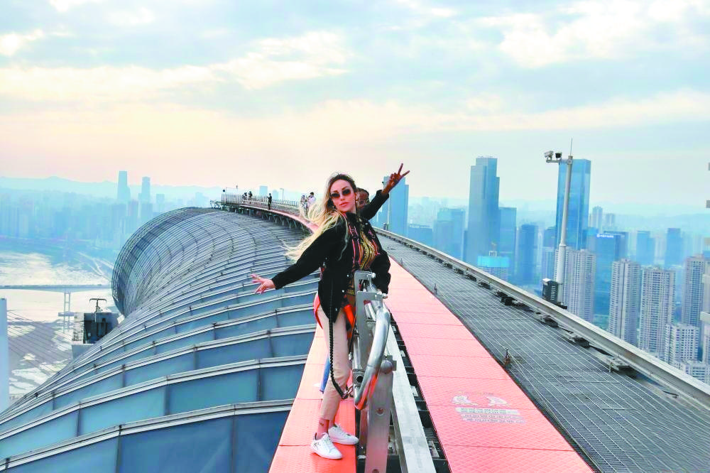 26岁意大利小姐姐旅拍重庆 视频收获海外千万流量