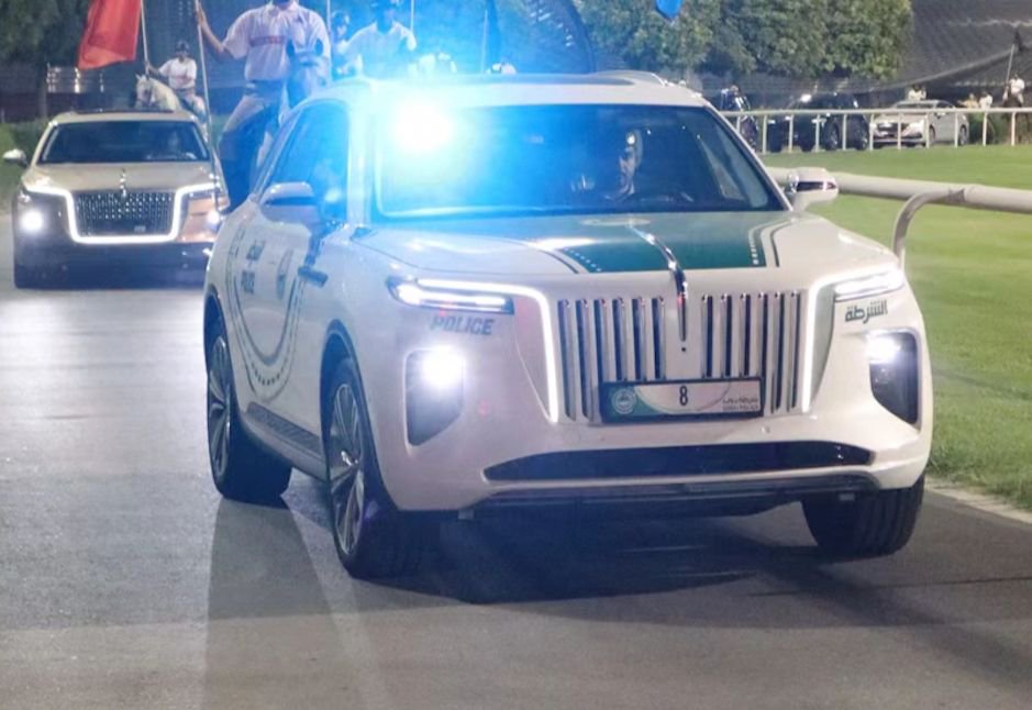 迪拜偏爱中国电动车:红旗加入豪车车队,有人求购仰望U8