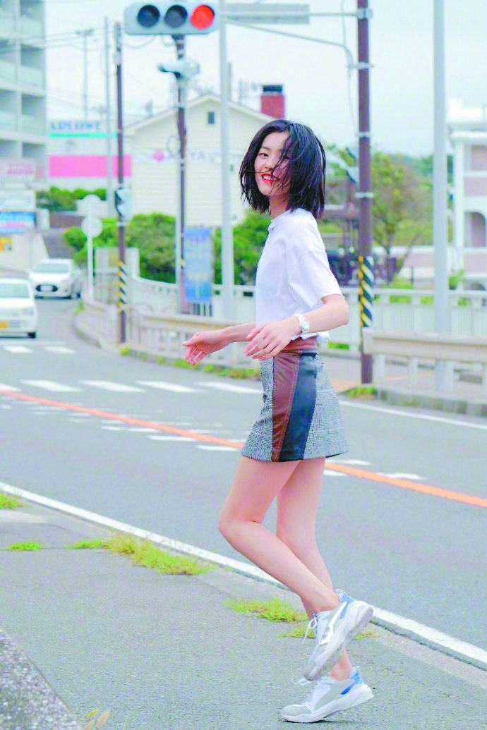 这个夏天 一件白T恤就够了