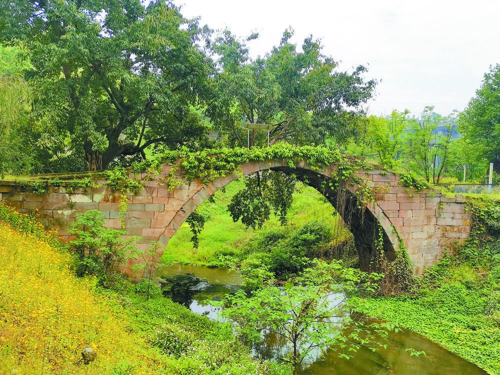 中央公园商圈旁 藏着一座百年古桥