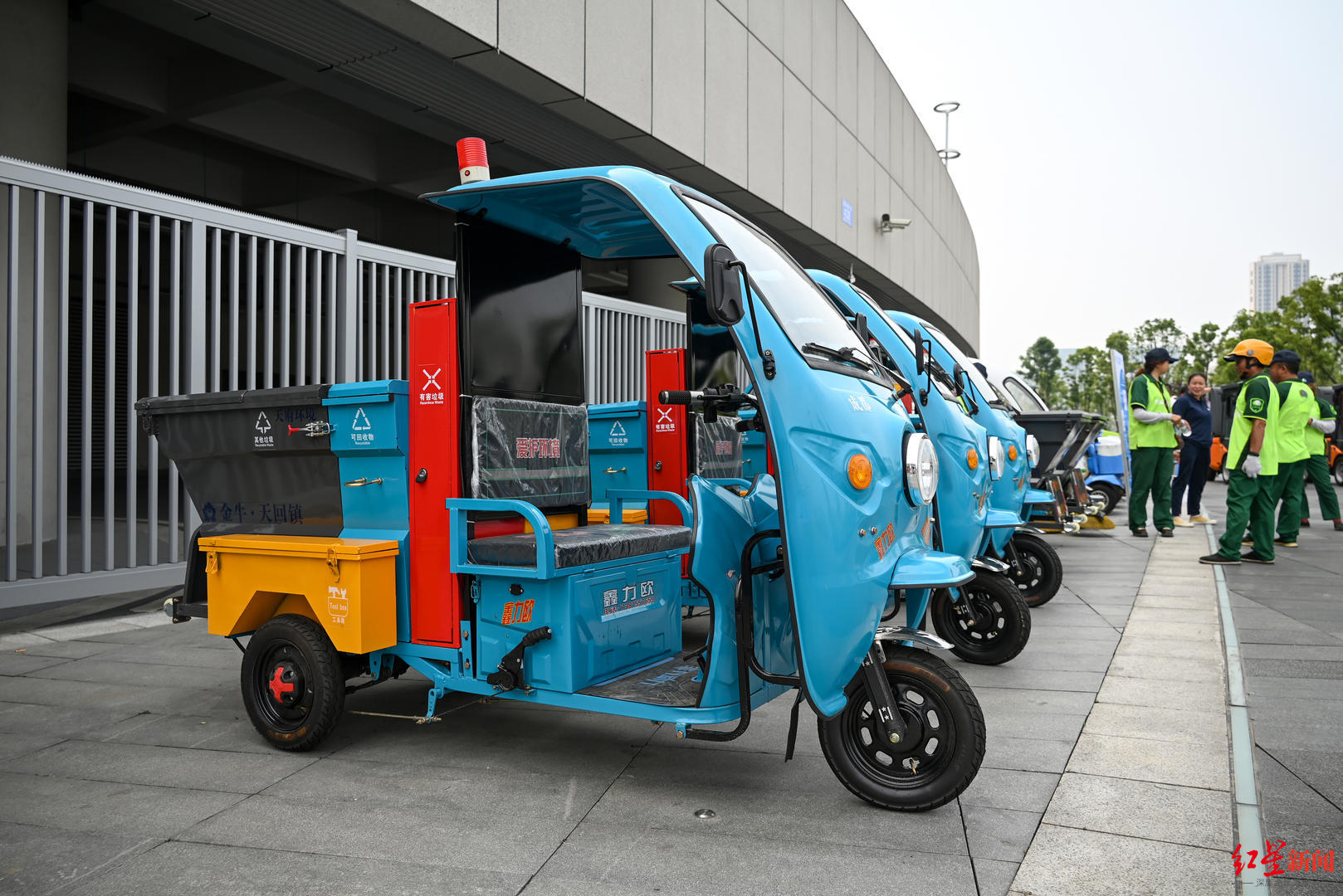 环卫小精灵等“黑科技”集中亮相！“迎大运 遇见成都城管最美”系列活动启动