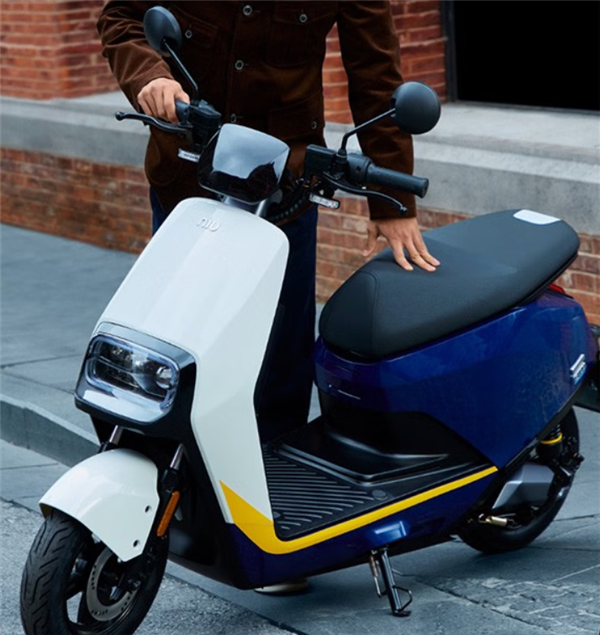 小牛G400两轮电动车开售：续航100km 最高时速52km/h