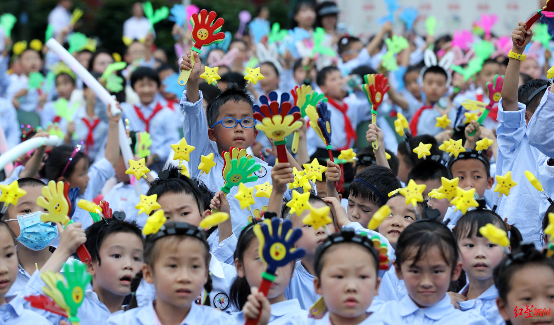 穿越百年校史,喜迎大运盛会!成都这所学校的“六一”晚会动感十足