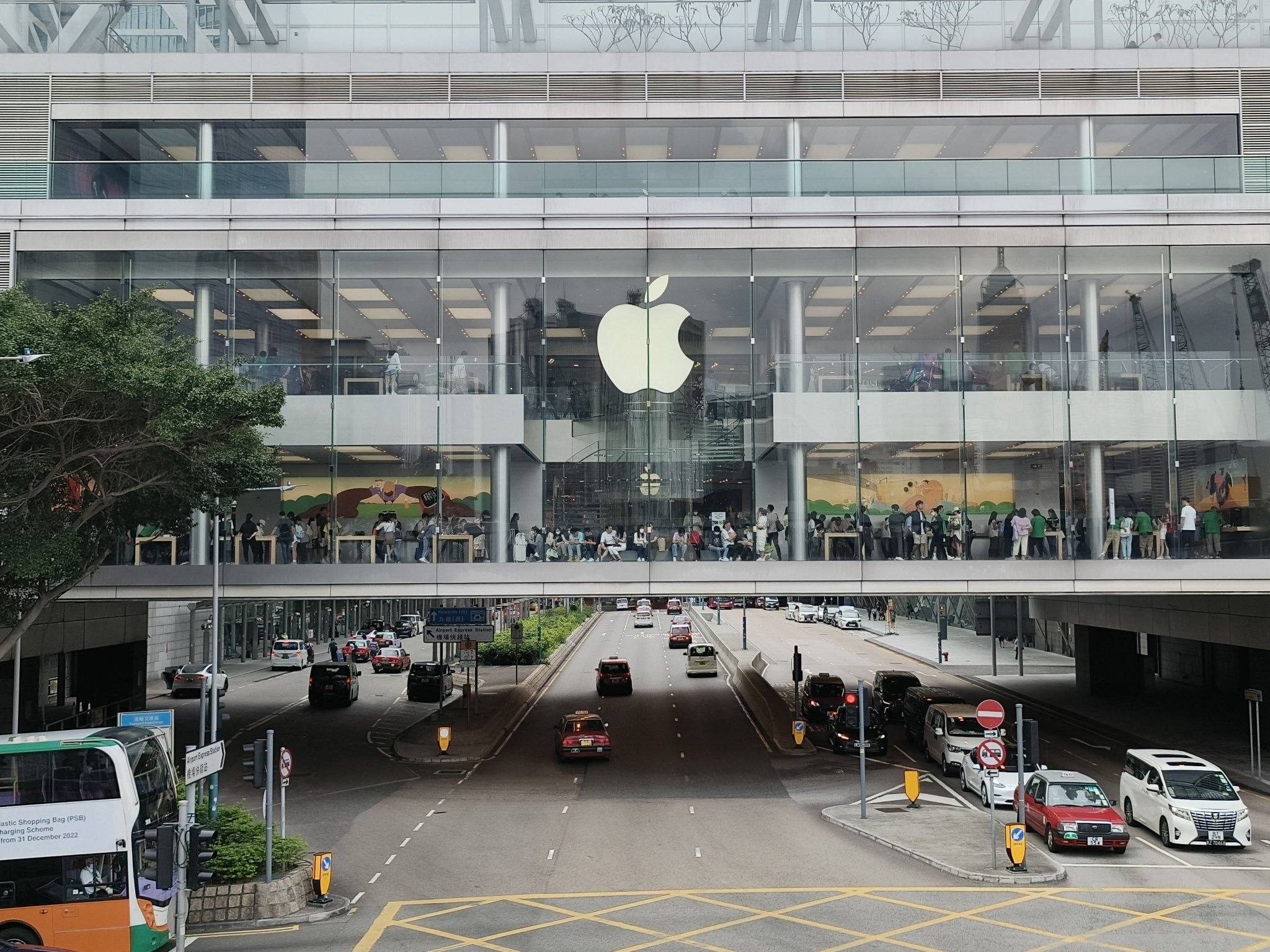 天猫618搭台，苹果不唱戏？全球首播不带货，百万人围观看了个寂寞