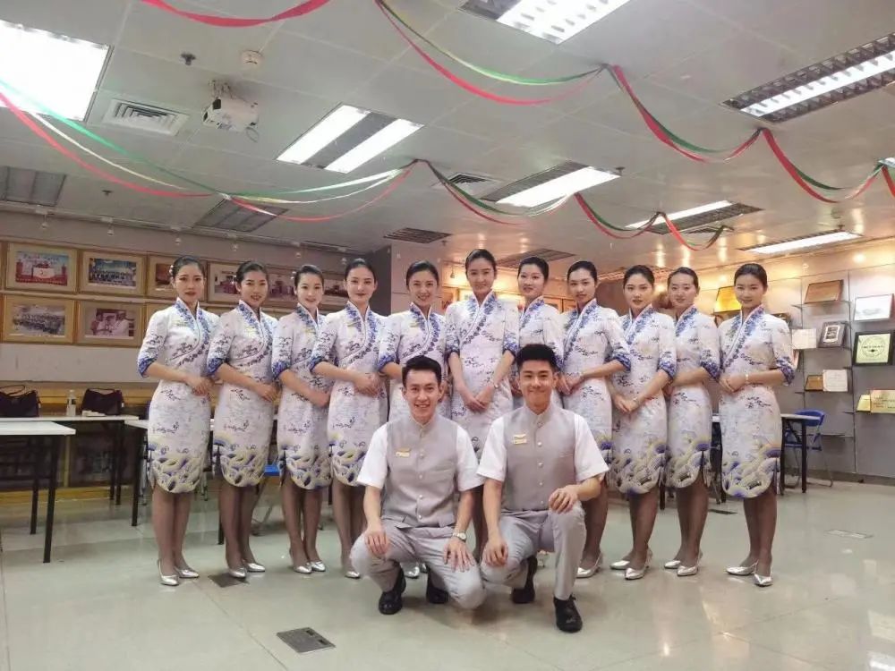 现场称重，超重10%立即停飞！海航严控空姐体重，律师这样说