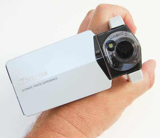 我在马斯克母亲这组肖像大片里，看到手机人像摄影的文艺复兴