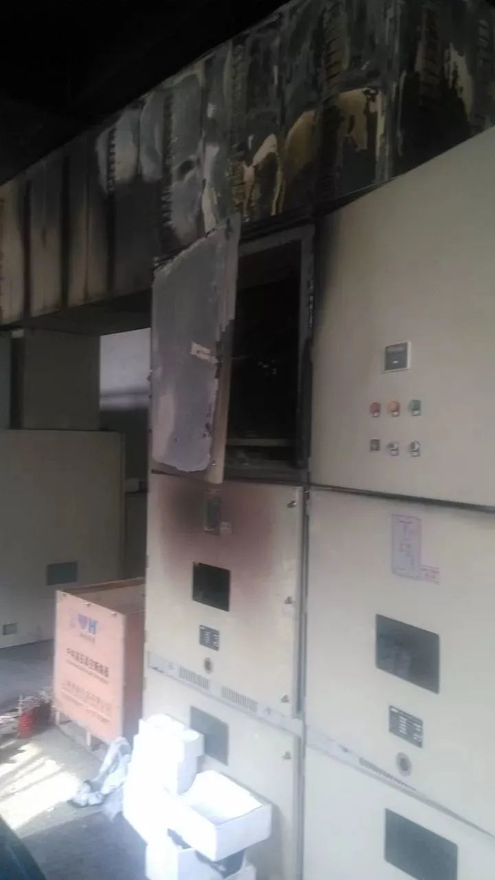 我拉错电闸把电厂炸了！！！