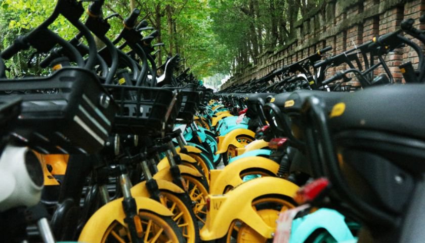 涨价，是大厂给共享单车亮出的一张“黄牌”