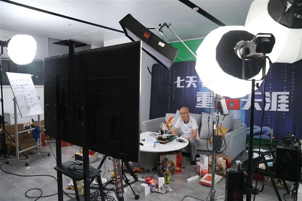 老物件直播间真的还是假的 40ff-cf0bfb9bf10a7d64778e411e7eb2f9e9.jpg