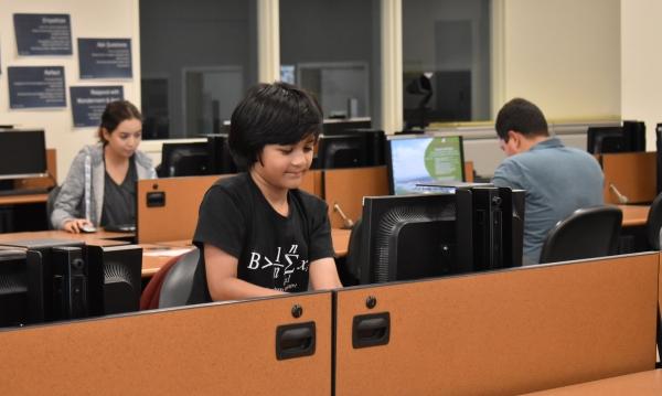 过去一年求职申请被拒95次,14岁亚裔神童宣布加盟马斯克星链团队