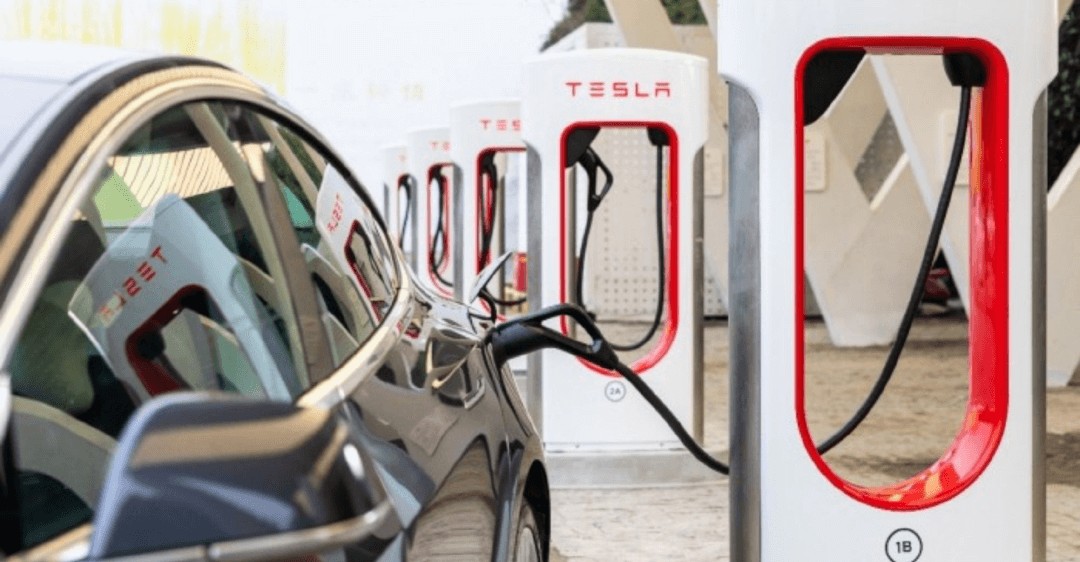 马斯克,一统海外充电江湖