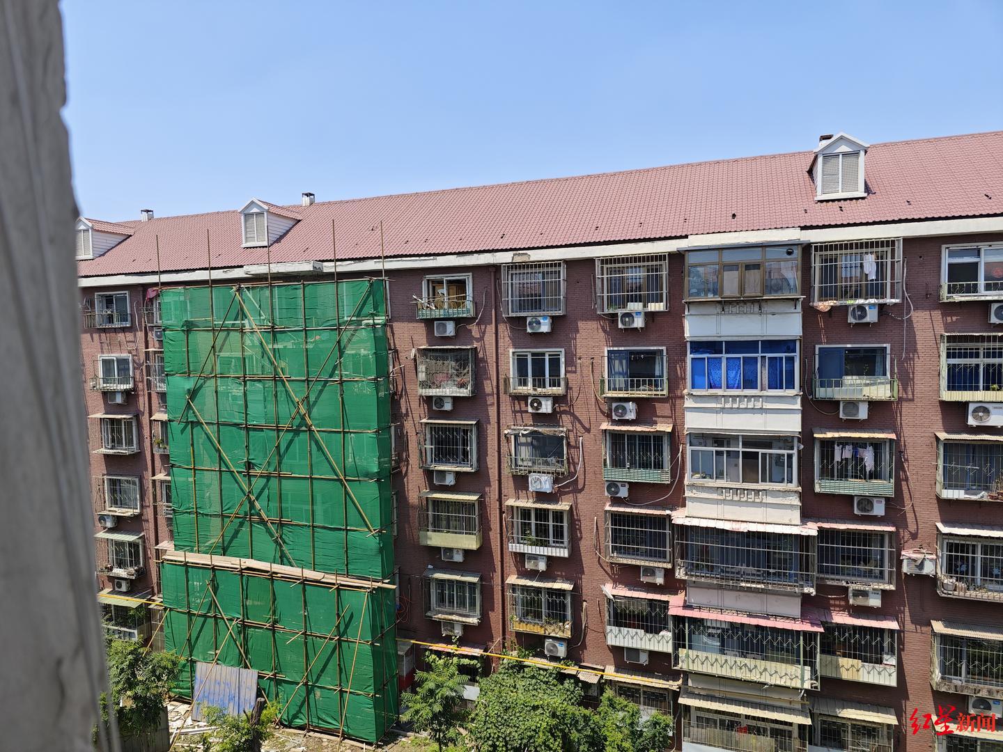 天津两处居民楼爆炸致3死，现场已搭防护网！附近居民：两起爆炸非同时发生